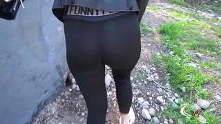 Περαστικός προσφέρθηκε να πιπιλίζουν κόκορας στο πάρκο με creampie