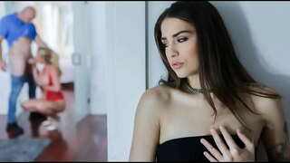 ���ाँ चुपके पर उसे लड़की की BF