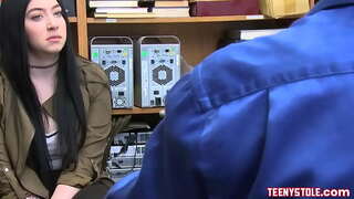 Tesón e bonito rostro adolescente pornstar chamado Amillia Onix quedando castigar fodido por seguridade cara con big dick