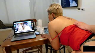 Izaho mahita azy ny fitsikilovana ahy raha mbola masturbate eny, ary izaho hahatonga azy hameno ny ass amin&#039;ny ronono mandra-tondraka .....