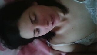 Rusia amatur gadis Oksana fucked dalam pantat berbulu, bagian 1