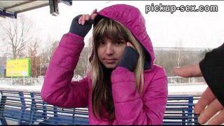 Real amateur Eurobabe Gina Gerson najlis en unu trajno