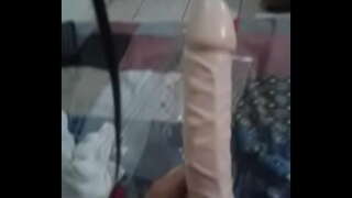 Красотка мастурбировать