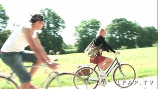 ���ນຸ່ມແລະນັກສຶກມ່ວນກັບຫໍສົບ sodomisee ແລະ prise en ສອງ p