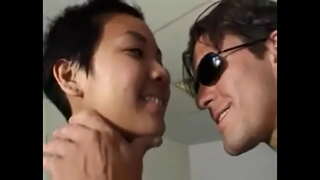 Сімпатычная Філіпінка, якая Падвергнулася Жорсткаму абыходжанню З Боку Хлопца-ТТ