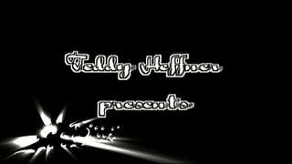 Гурван халуун дэгдээхэйгээ болон хайртай буйдан