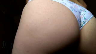 ���ूप आनंद cd सक्रिय आहे तिच्या चड्डी