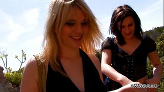 З жопи в рот при публічному секс на відкритому повітрі І скінчив... 