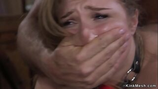 ŷ�大的奶子的黑发女奴隶在胯部的绳子粗糙的肛门的性交