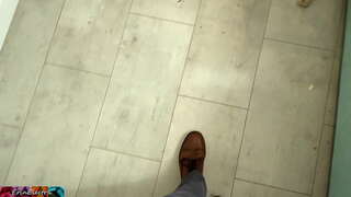 Blonde lehibe titty sekretera manome lehibeny ny blowjob