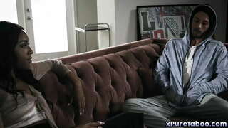 Amazonian Boba Ashleigh Aleigh fucked!