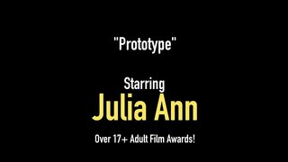 Dokter Dick Sukkels Julia Ann &amp;amp; Jessica Jaymes spullen hun smarty pants mond met een harde pik, het melken, het in hun warme mond om hun lekkere sperma! Volledige Video &amp;amp; Julia Live @ JuliaAnnLive.com!