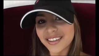 צעירה, יפה, בייב ברונטית עם ציצים עליזים ולא לסלף את העיניים מישל Maylene נהנה לרכב על זין גדול של העולם הרחב ידוע מזדיין מנואל Ferrera