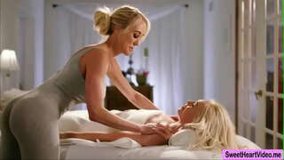 ̄�시한중년여성 사랑하는 브랜디는 데 도움이 그녀의 고객을 거문고 법률을 음부에 도달 할 오르가즘